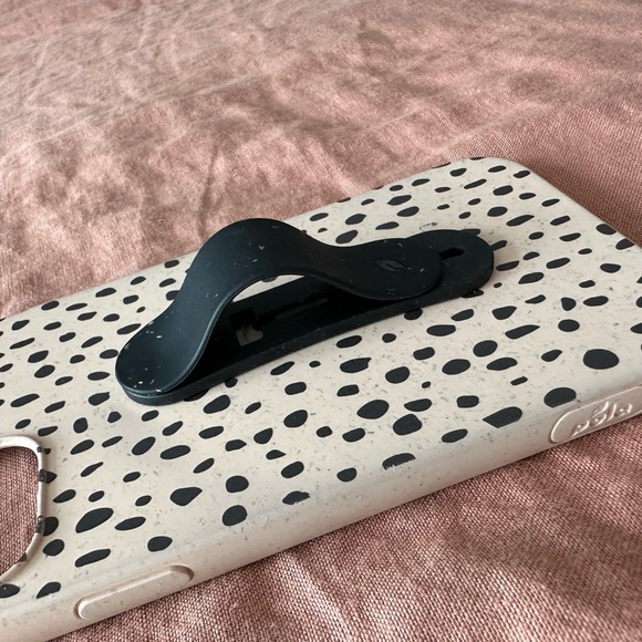 Pela Patterned Phone Case - Picture 3 of 7